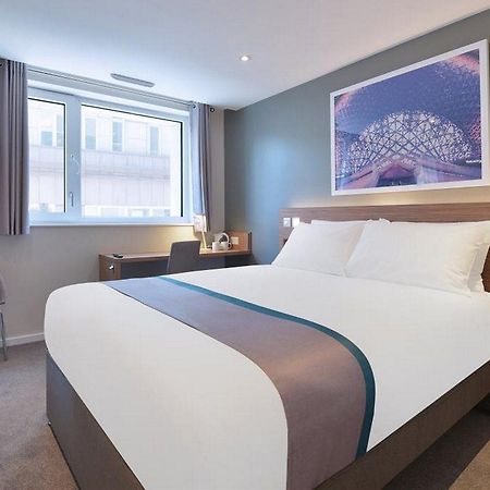 Travelodge London City Exteriör bild